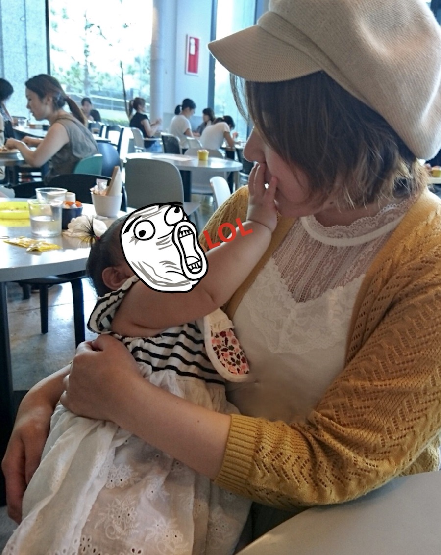 赤ちゃん抱っこ